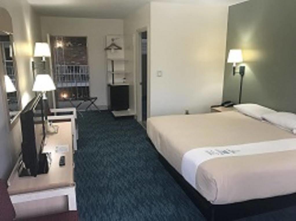 Bluebird Spa City Motor Lodge Saratoga Springs Zewnętrze zdjęcie